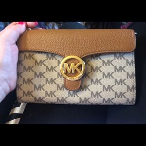 Michael Kors Crossbody